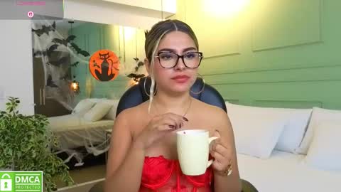 Kat online show from October 22, 2025, 11:43 am