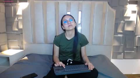 Katalina online show from March 6, 2026, 2:02 pm