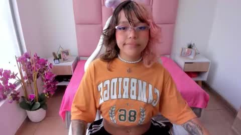 Snapshot of katalina_garcia chatting on February 8, 2026, 4:54 pm Kata Garcia online show from February 8, 2026, 4:54 pm