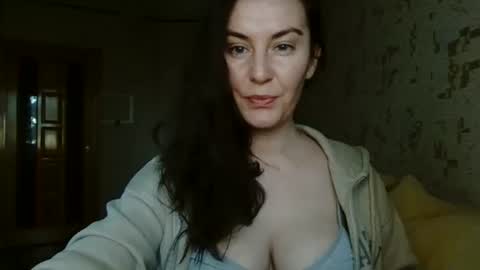 Snapshot of katalinaqe chatting on October 7, 2025, 6:32 am KatalinaQE online show from October 7, 2025, 6:32 am