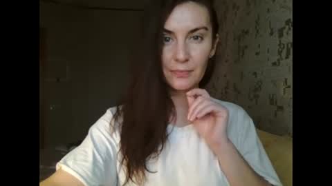 Snapshot of katalinaqe chatting on November 17, 2025, 10:10 am KatalinaQE online show from November 17, 2025, 10:10 am