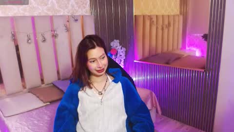 katana_tay online show from December 19, 2025, 12:01 pm