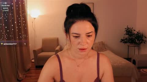 kate124680 online show from November 11, 2025, 10:54 pm