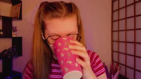 Kate online show from February 25, 2025, 2:03 am