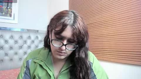 Snapshot of kate_pickman chatting on May 23, 2026, 5:01 am kate online show from May 23, 2026, 5:01 am