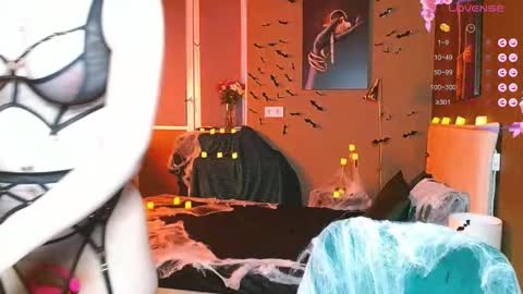 Therapist online show from October 30, 2025, 7:58 pm