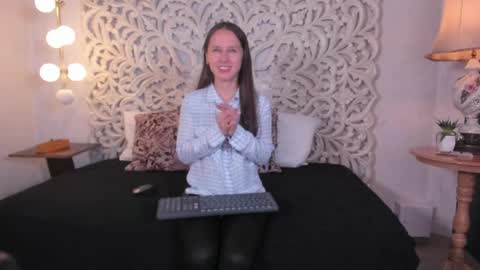 Kathe  online show from May 25, 2026, 11:27 am