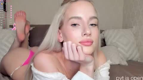    online show from December 17, 2025, 10:05 pm