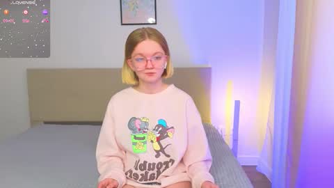 Snapshot of katebunnys chatting on February 17, 2026, 10:23 am katebunnys online show from February 17, 2026, 10:23 am