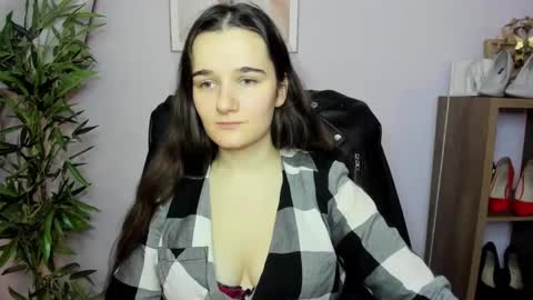 Kate  online show from December 22, 2024, 7:54 am