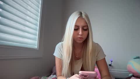 Snapshot of kateharperr chatting on December 22, 2025, 6:49 pm kateharperr online show from December 22, 2025, 6:49 pm