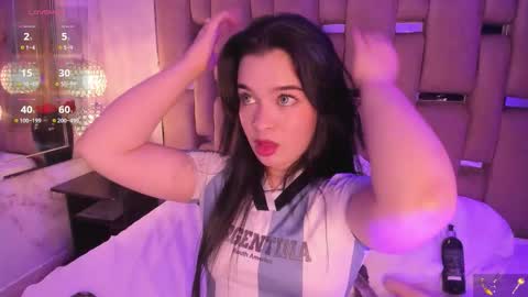 Kate  online show from November 22, 2025, 2:38 pm