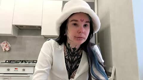 Snapshot of katelynnjenness chatting on February 1, 2026, 6:12 am Milana online show from February 1, 2026, 6:12 am