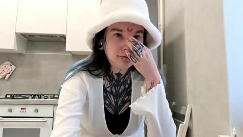 Snapshot of katelynnjenness chatting on February 2, 2026, 6:12 am Milana online show from February 2, 2026, 6:12 am