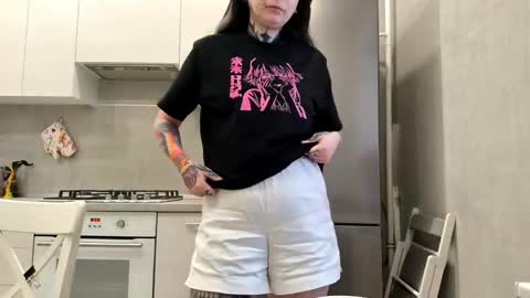 Snapshot of katelynnjenness chatting on February 3, 2026, 6:40 am Milana online show from February 3, 2026, 6:40 am