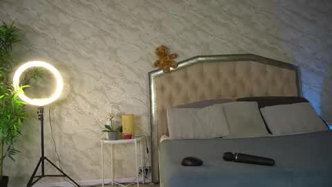 Kate online show from May 15, 2026, 5:58 am