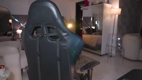  Kate Owens  online show from September 9, 2025, 10:59 am