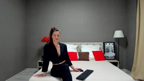 Snapshot of katerina_ray chatting on September 18, 2025, 9:00 am Katerina GTM2 Mo Tu Th Fr Sa Su 3am-10am online show from September 18, 2025, 9:00 am