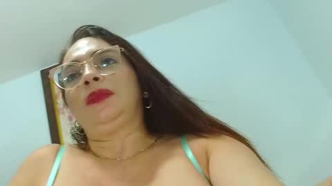 katerineleon online show from February 9, 2025, 3:32 am