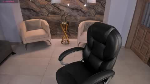 K A T E  online show from October 8, 2025, 12:14 pm