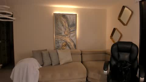 K A T E  online show from March 19, 2026, 7:34 am