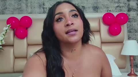 Snapshot of katevenegas chatting on February 16, 2025, 12:19 am Kate Venegas online show from February 16, 2025, 12:19 am