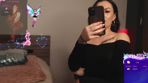 Snapshot of katey_riva35708 chatting on January 16, 2025, 9:51 pm KateyRiva online show from January 16, 2025, 9:51 pm