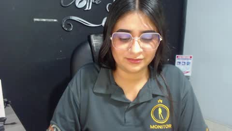 Call me Lau  online show from April 29, 2026, 10:49 pm