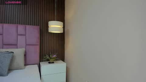   online show from December 14, 2025, 11:37 am