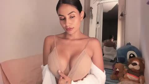 Snapshot of kathe_vergara chatting on December 10, 2024, 10:16 pm kathe online show from December 10, 2024, 10:16 pm