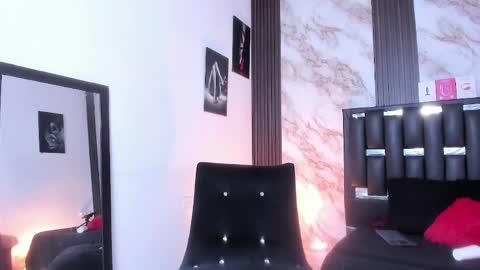 Katherina online show from May 17, 2026, 1:40 pm
