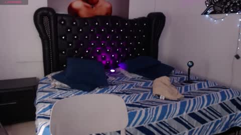 katherine_10 online show from September 25, 2025, 1:15 pm
