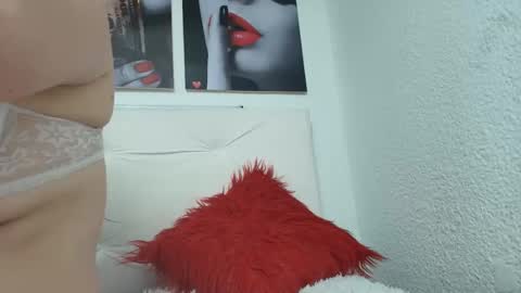 Snapshot of katherine_blair chatting on June 3, 2026, 12:08 pm katherine_blair online show from June 3, 2026, 12:08 pm