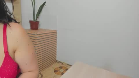 Snapshot of katherine_blair chatting on June 10, 2026, 12:04 pm katherine_blair online show from June 10, 2026, 12:04 pm