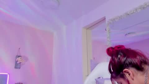 Snapshot of kathia_saenz chatting on February 18, 2025, 9:43 am Kathia  online show from February 18, 2025, 9:43 am