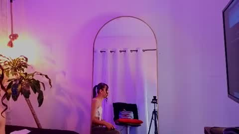 Snapshot of kathira_londres chatting on June 20, 2026, 11:35 am Sofia online show from June 20, 2026, 11:35 am