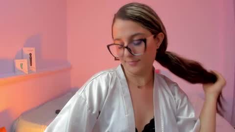 Snapshot of katia_foxx chatting on March 11, 2025, 3:56 pm Khaterine online show from March 11, 2025, 3:56 pm