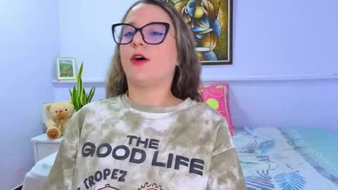 Snapshot of katia_foxx chatting on September 17, 2025, 11:34 am Khaterine online show from September 17, 2025, 11:34 am