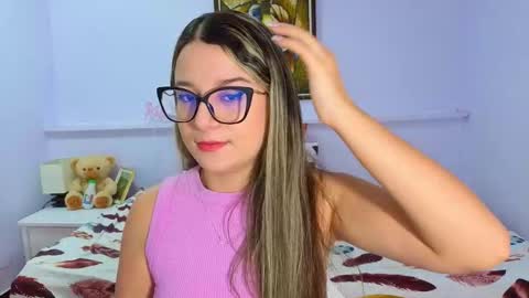 Snapshot of katia_foxx chatting on October 15, 2025, 12:05 pm Khaterine online show from October 15, 2025, 12:05 pm