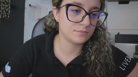 Snapshot of katia_foxx chatting on October 20, 2025, 10:21 pm Khaterine online show from October 20, 2025, 10:21 pm