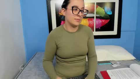 Snapshot of katia_foxx chatting on October 28, 2025, 8:33 pm Khaterine online show from October 28, 2025, 8:33 pm