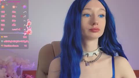 Katia  online show from November 21, 2025, 7:07 am