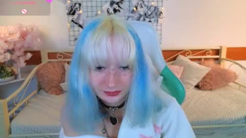 Snapshot of katia_kim chatting on April 19, 2026, 5:18 am Katia online show from April 19, 2026, 5:18 am