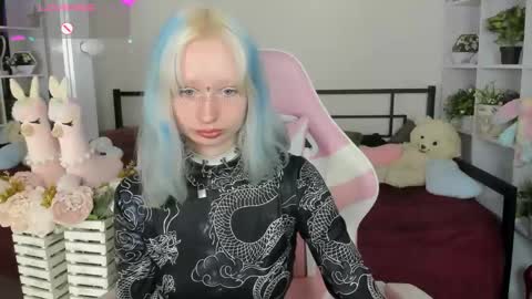 Snapshot of katia_kim chatting on April 22, 2026, 5:32 am Katia online show from April 22, 2026, 5:32 am