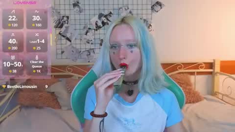 Snapshot of katia_kim chatting on May 6, 2026, 5:29 pm Katia online show from May 6, 2026, 5:29 pm