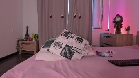 Kate online show from January 14, 2025, 12:14 pm