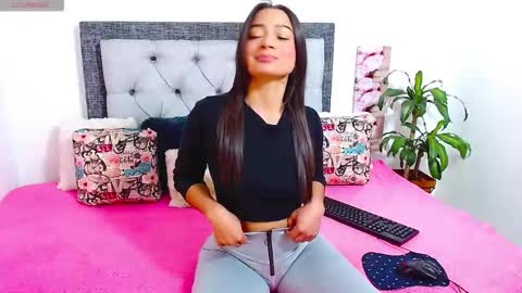 Follow Instagram katikloving online show from December 20, 2025, 2:57 pm