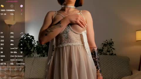 Scarlett online show from May 2, 2026, 1:27 pm