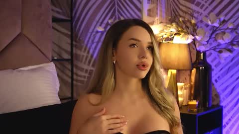 KatJolie online show from November 17, 2025, 8:47 pm