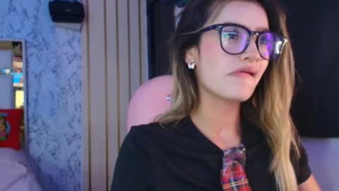 Snapshot of katleen_v chatting on September 9, 2025, 11:43 am Katleen. online show from September 9, 2025, 11:43 am